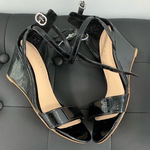 KELLY & KATIE Wedges